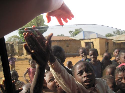 Dogo_Nahawa_Helping Hands