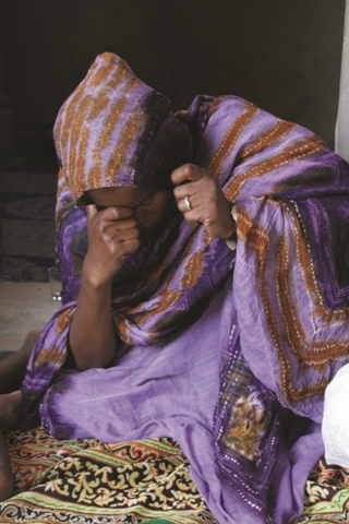 Praying_Woman_Africa Praying_Woman_Africa